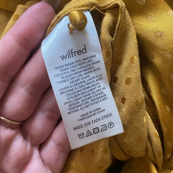 Wilfred Aritzia Gold Crop Top - Picture 9 of 10